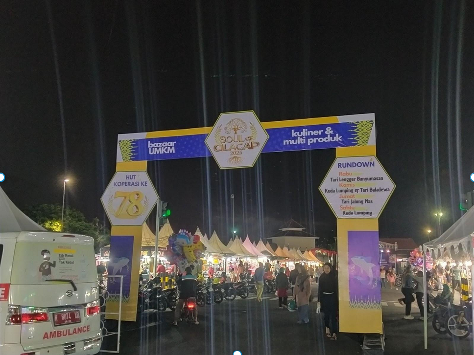 Malam Pembukaan Pameran UMKM dan Multi Produk di Alun-Alun Cilacap